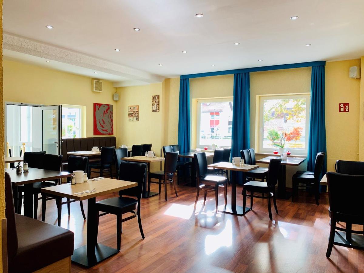 Garni-Hotel Zur Krone Schwieberdingen Bagian luar foto